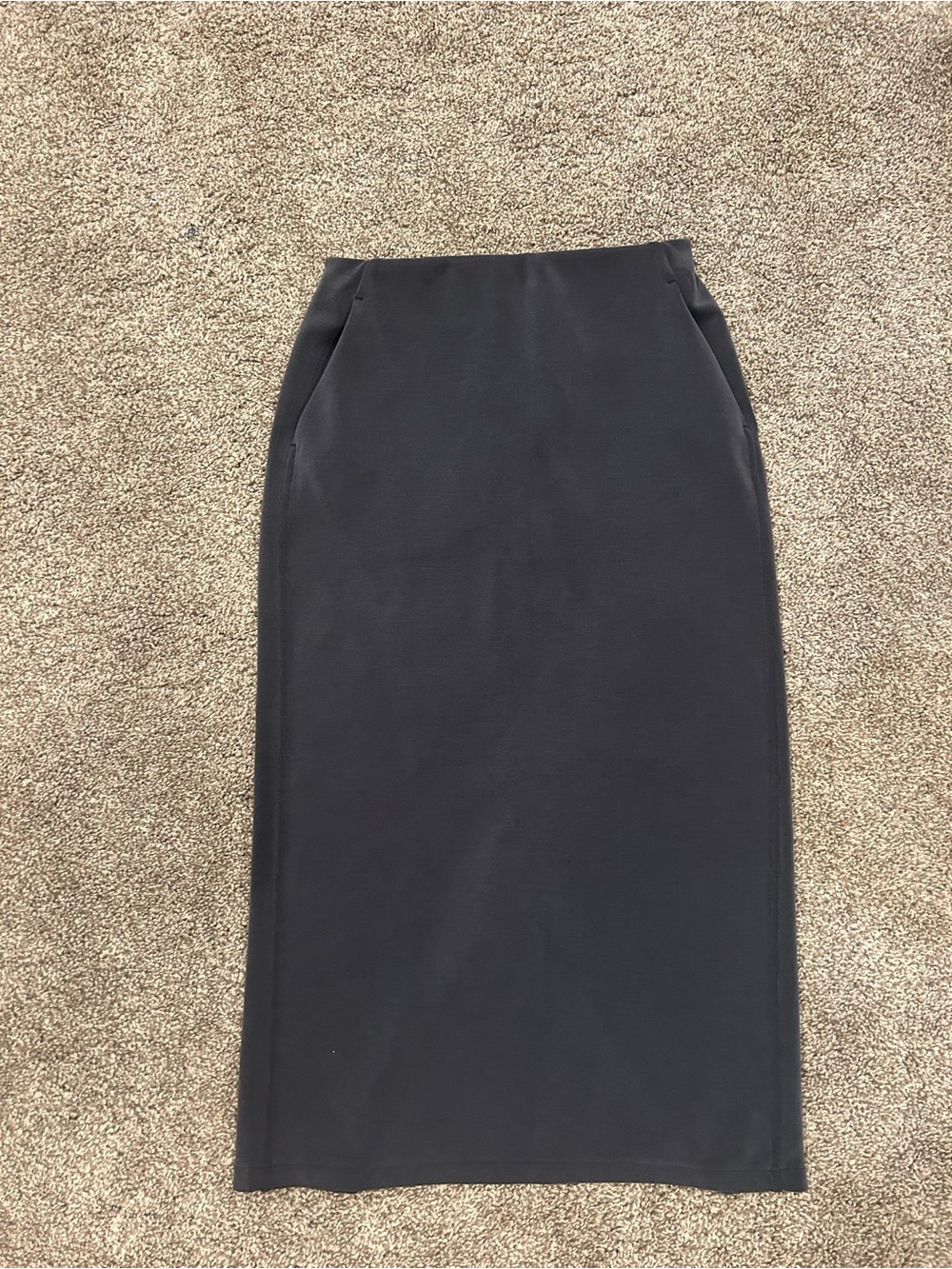 lululemon softstreme midi skirt. black. size 4. NWOT.